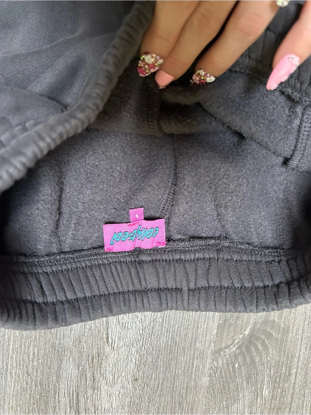 EDIKTED Bonnie bow gray and pink sweatpants